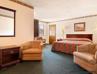 Hotel Super 8 By Wyndham Rock Port Mo Chambre photo